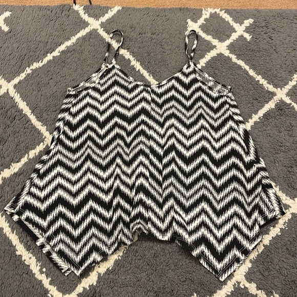 Mason & Mackenzie Patterned Tank Top - Medium - Picture 3 of 4